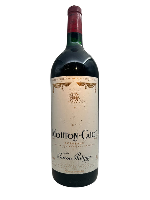 Flaske af Mouton Cadet rødvin fra 1989