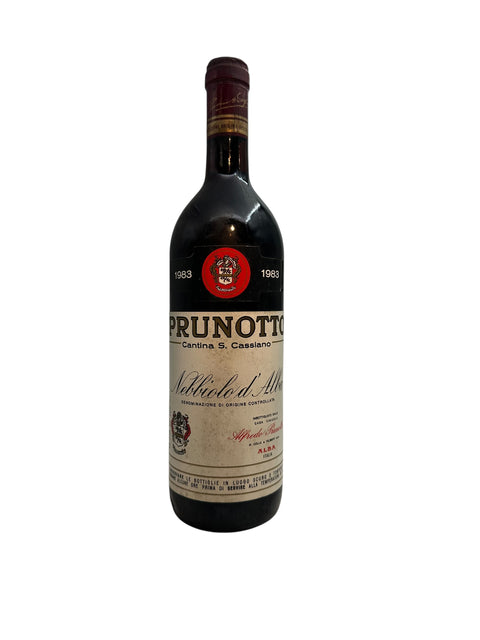 Flaske af Nebbiolo d'Alba Prunotto årgang 1983