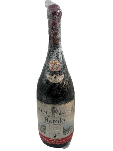 Flaske af Barolo Marchesi di Barolo 1979 indpakket i plastik