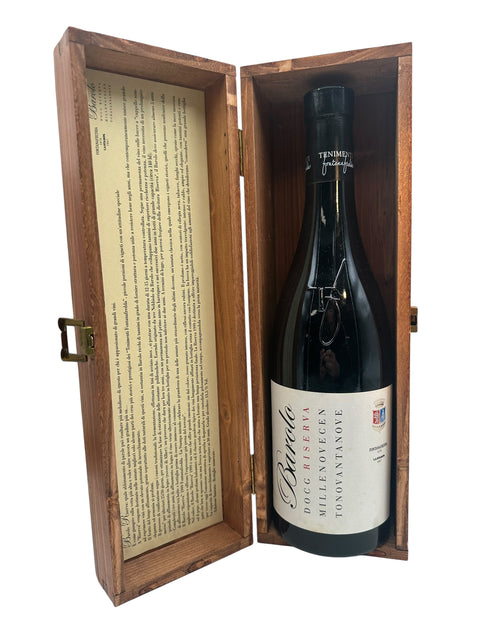 Barolo rødvin fra årgang 1999 i trææske
