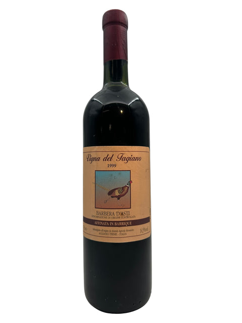 Flaske af Vigna del Fagiano Barbera d'Asti rødvin fra 1999